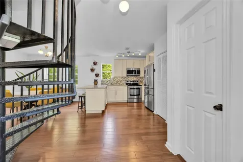 2850 Coconut Avenue Miami FL 33133