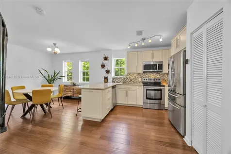 2850 Coconut Avenue Miami FL 33133