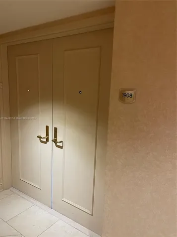 5025 Collins Avenue Miami Beach FL 33140
