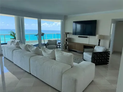 5025 Collins Avenue Miami Beach FL 33140