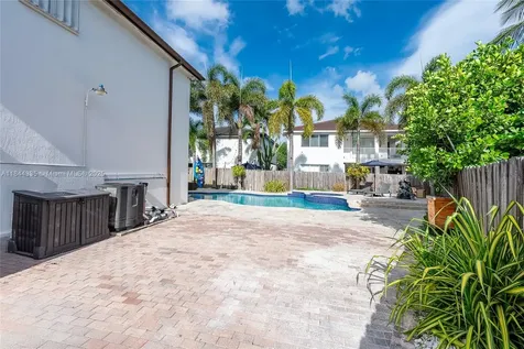 14989 SW 22nd Street Miami FL 33185