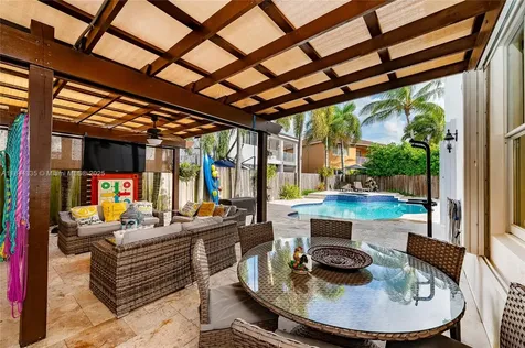 14989 SW 22nd Street Miami FL 33185