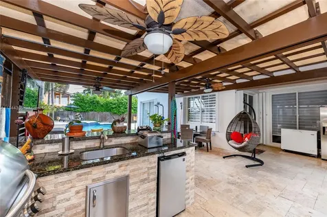 14989 SW 22nd Street Miami FL 33185