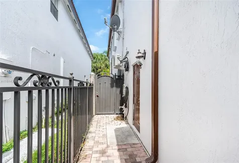 14989 SW 22nd Street Miami FL 33185