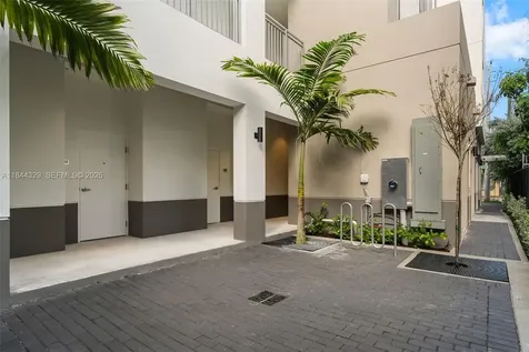 650 SW 1st Street Miami FL 33130