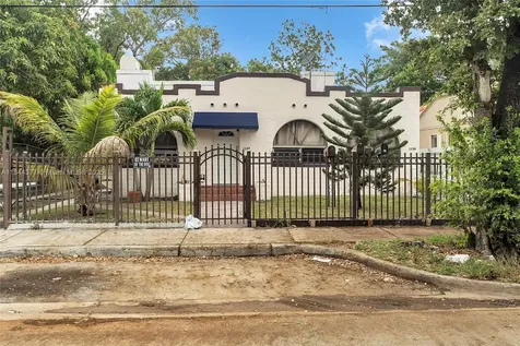 1137 NW 29th Terrace Miami FL 33127