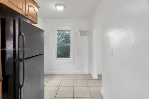 1137 NW 29th Terrace Miami FL 33127