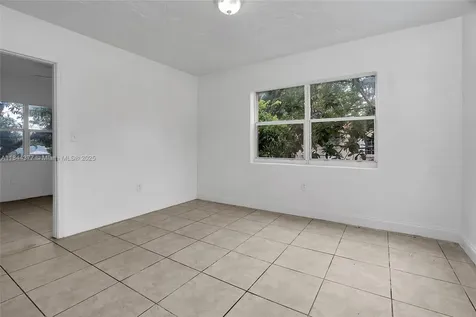 1137 NW 29th Terrace Miami FL 33127