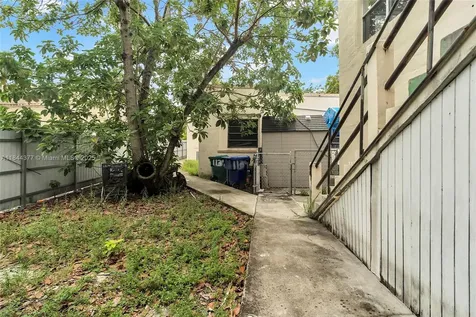 1137 NW 29th Terrace Miami FL 33127