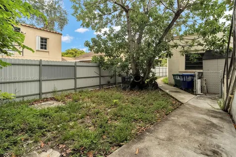 1137 NW 29th Terrace Miami FL 33127