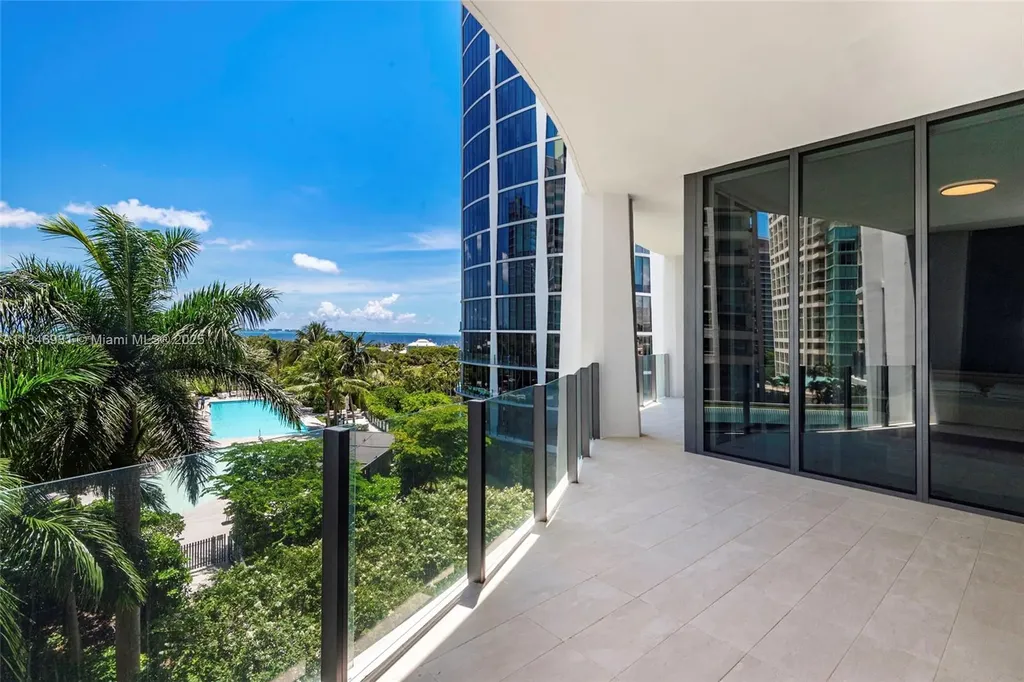 2821 S Bayshore Drive Coconut Grove FL 33133