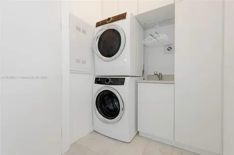 2821 S Bayshore Drive Coconut Grove FL 33133