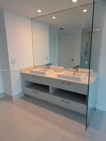 650 NE 32nd Street Miami FL 33137
