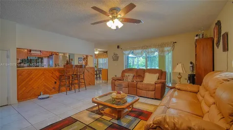 810 Greenbriar Avenue Davie FL 33325