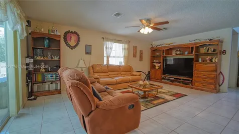 810 Greenbriar Avenue Davie FL 33325