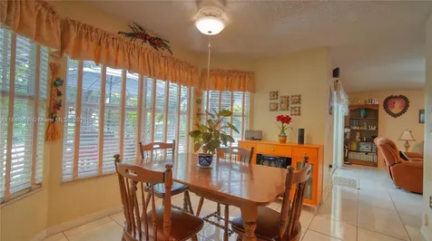810 Greenbriar Avenue Davie FL 33325