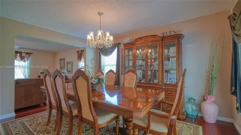 810 Greenbriar Avenue Davie FL 33325