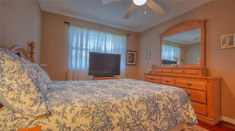 810 Greenbriar Avenue Davie FL 33325