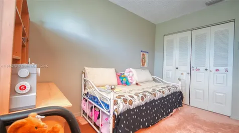 810 Greenbriar Avenue Davie FL 33325