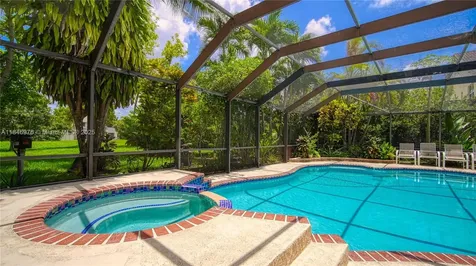 810 Greenbriar Avenue Davie FL 33325