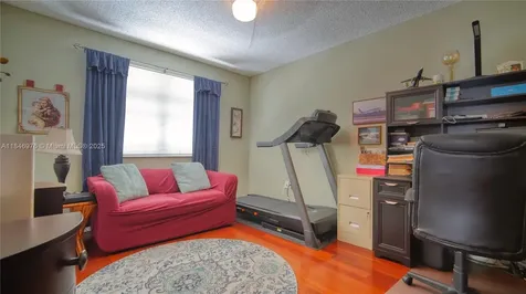 810 Greenbriar Avenue Davie FL 33325