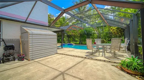 810 Greenbriar Avenue Davie FL 33325