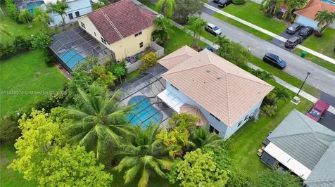 810 Greenbriar Avenue Davie FL 33325