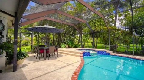 810 Greenbriar Avenue Davie FL 33325