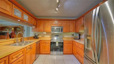810 Greenbriar Avenue Davie FL 33325