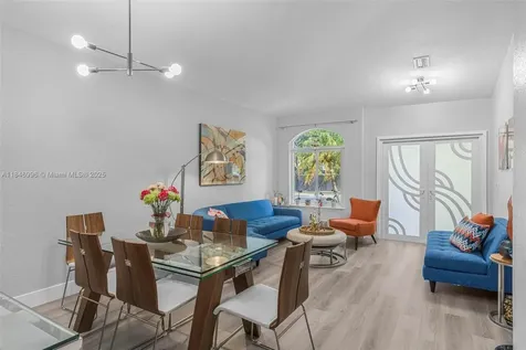 8041 NW 200th Terrace Hialeah FL 33015