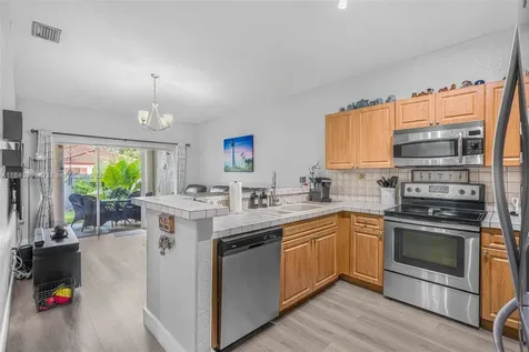 8041 NW 200th Terrace Hialeah FL 33015