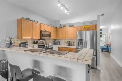 8041 NW 200th Terrace Hialeah FL 33015