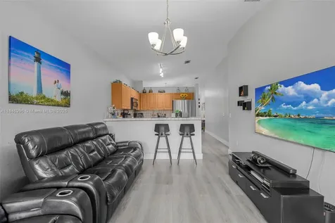 8041 NW 200th Terrace Hialeah FL 33015