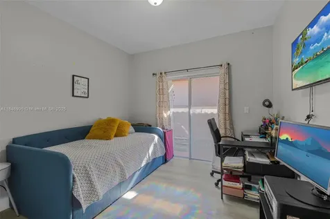 8041 NW 200th Terrace Hialeah FL 33015