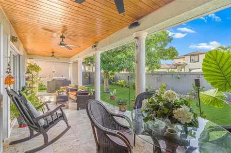 8041 NW 200th Terrace Hialeah FL 33015