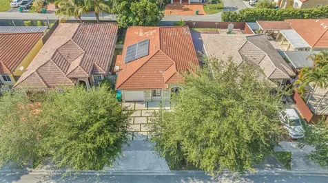 8041 NW 200th Terrace Hialeah FL 33015