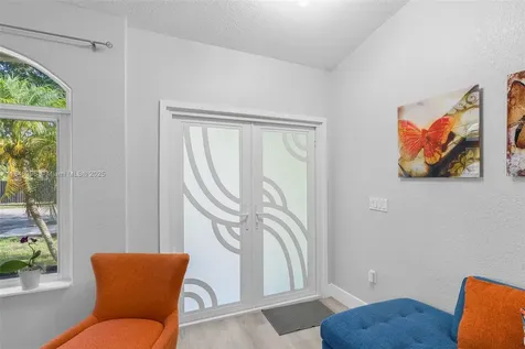 8041 NW 200th Terrace Hialeah FL 33015