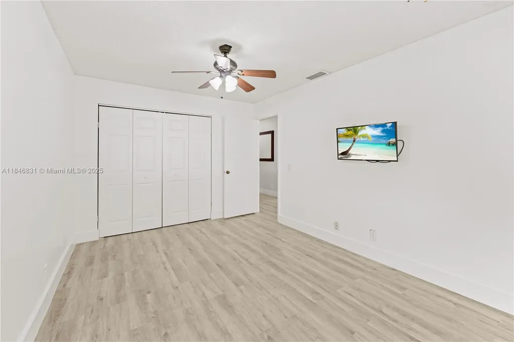 6603 Via Regina Boca Raton FL 33433