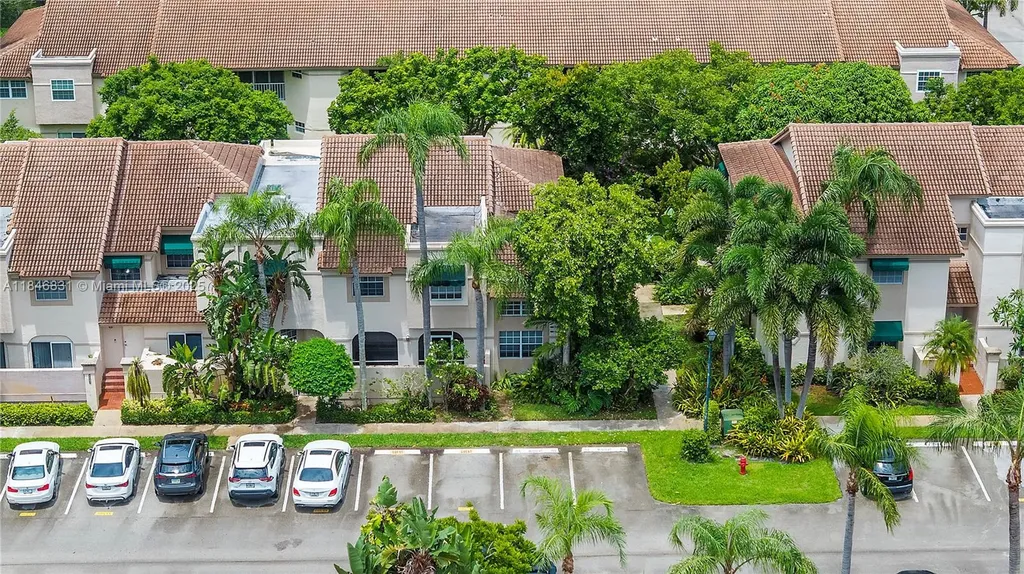 6603 Via Regina Boca Raton FL 33433