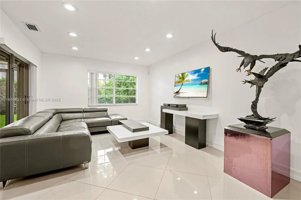 6603 Via Regina Boca Raton FL 33433