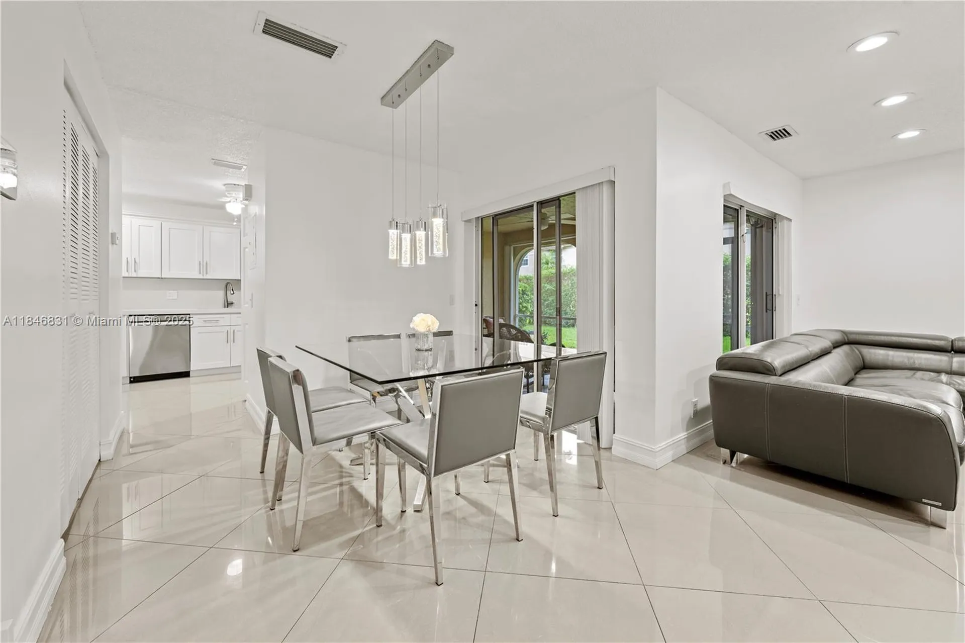 6603 Via Regina Boca Raton FL 33433