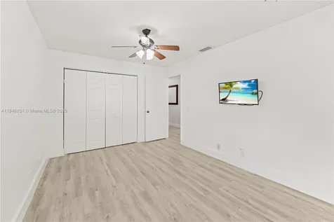 6603 Via Regina Boca Raton FL 33433