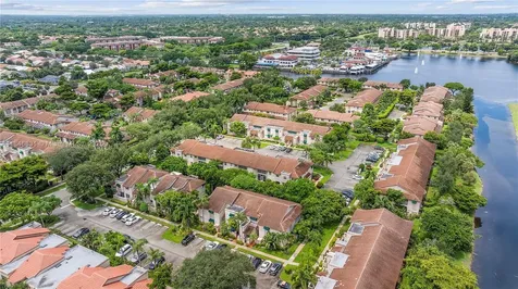 6603 Via Regina Boca Raton FL 33433