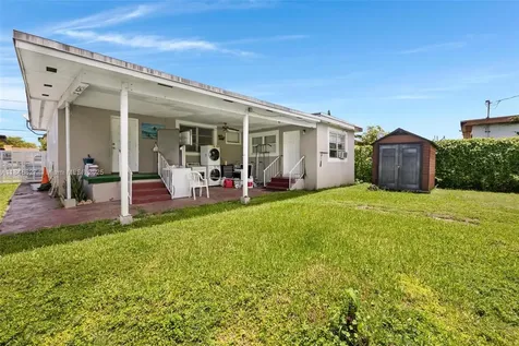 3040 NW 21st Court Miami FL 33142