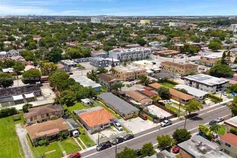 3040 NW 21st Court Miami FL 33142