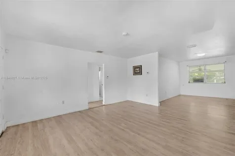 3040 NW 21st Court Miami FL 33142