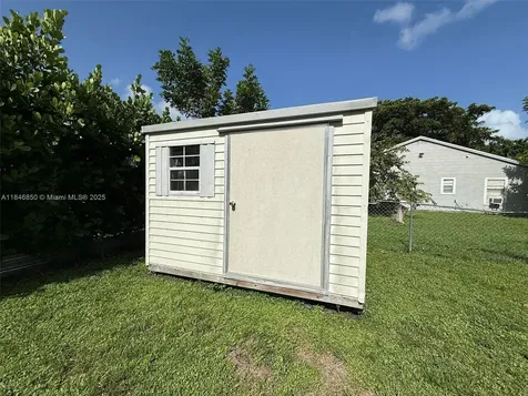 1600 SW 127th Lane Davie FL 33325