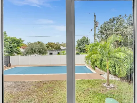 420 NE 90th Street El Portal FL 33138