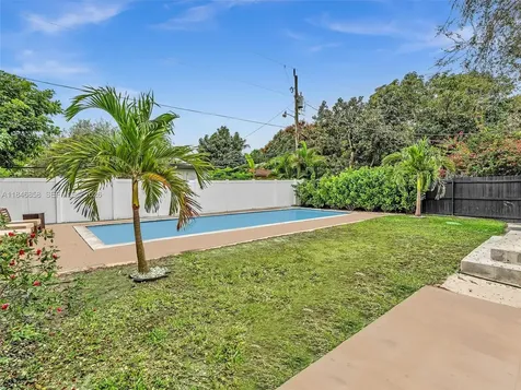 420 NE 90th Street El Portal FL 33138