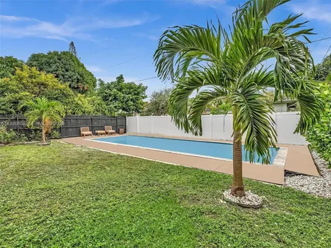 420 NE 90th Street El Portal FL 33138